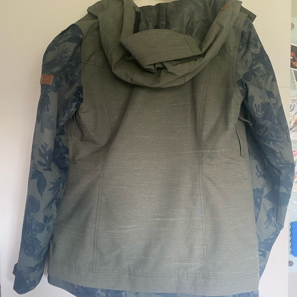 Medium Roxy Snowboarding Jacket - Picture 3 of 8